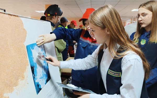 В первой школе завершилась неделя профессиональной моды «От вчерашней мечты к завтрашней профессии» В первой школе завершилась неделя профессиональной моды «От вчерашней мечты к завтрашней профессии»