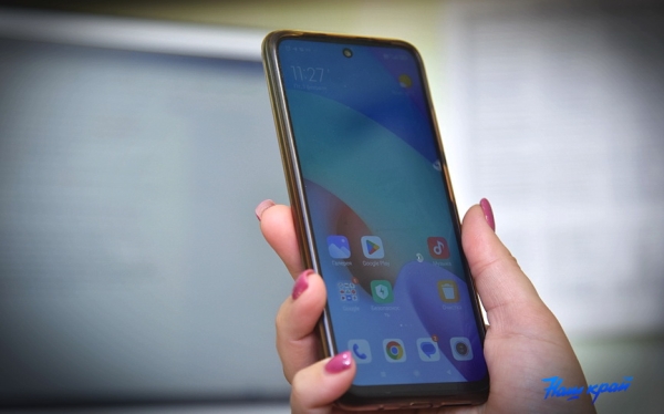 В плену у гаджетов: почему от них ухудшается зрение и как его защитить