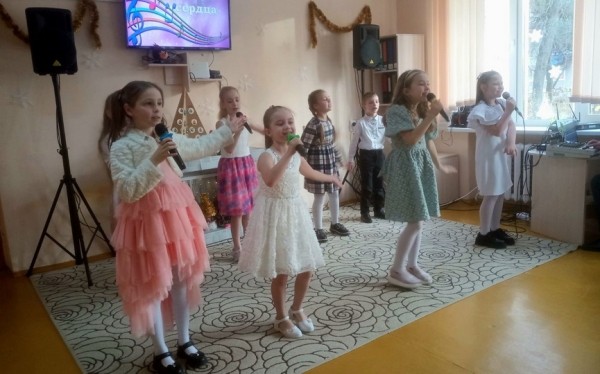 В рамках проекта «Моя малая Родина - часть большой страны» учащиеся гимназии № 3 подарили немного счастья тем, кто в этом особенно нуждается В рамках проекта «Моя малая Родина - часть большой страны» учащиеся гимназии № 3 подарили немного счастья тем, кто в этом особенно нуждается