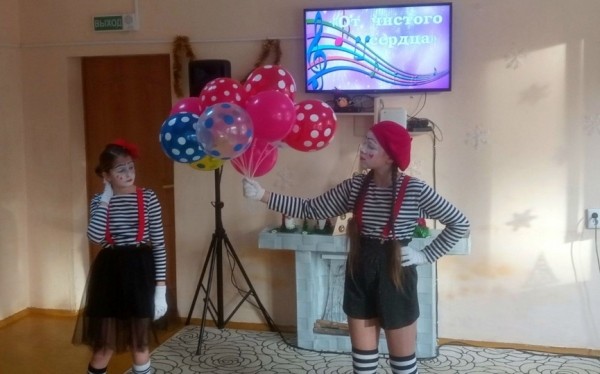 В рамках проекта «Моя малая Родина - часть большой страны» учащиеся гимназии № 3 подарили немного счастья тем, кто в этом особенно нуждается В рамках проекта «Моя малая Родина - часть большой страны» учащиеся гимназии № 3 подарили немного счастья тем, кто в этом особенно нуждается