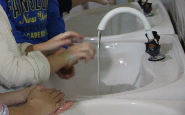 В сезон простуд нелишне вспомнить: 3 правила качественного мытья рук В сезон простуд нелишне вспомнить: 3 правила качественного мытья рук