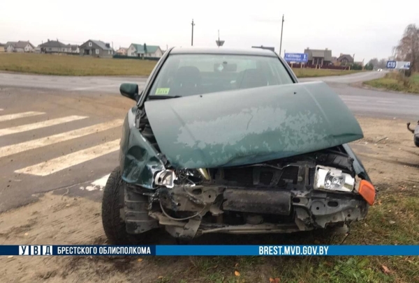 Возле Березы столкнулись легковушки. Кто виноват?