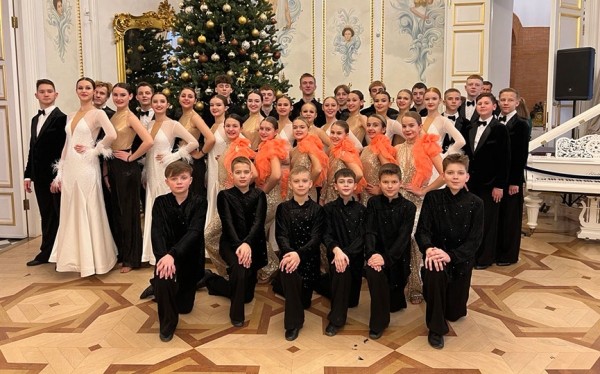 Барановичская «Фиеста» в Коссово обучила лучшую молодежь Брестчины бальным танцам Барановичская «Фиеста» в Коссово обучила лучшую молодежь Брестчины бальным танцам