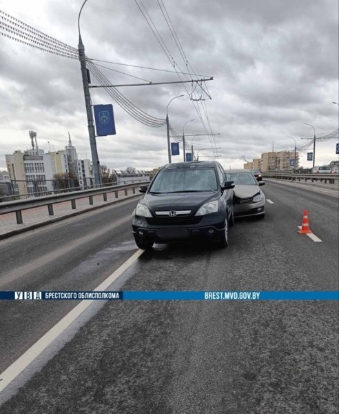 Два ДТП произошло на Кобринском мосту в Бресте