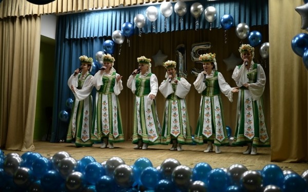 Фоторепортаж. Как в Барановичском районе прошел юбилейный концерт вокальной группы «Рунь»