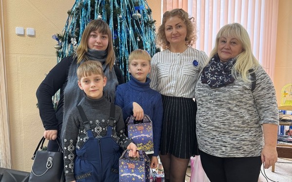 Фоторепортаж. В Барановичском ГДК прошла елка для детей с ограниченными возможностями