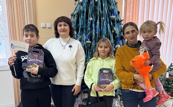 Фоторепортаж. В Барановичском ГДК прошла елка для детей с ограниченными возможностями