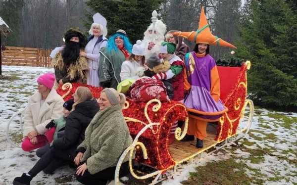 Как Барановичский парк животных в Беловежской пуще Деда Мороза… женил Как Барановичский парк животных в Беловежской пуще Деда Мороза… женил