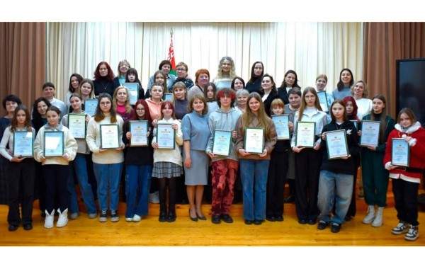 Какое платье сшили в барановичском новогоднем ателье Какое платье сшили в барановичском новогоднем ателье