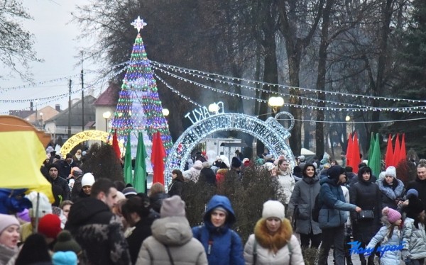 Мини-«Берестейские сани»! В Барановичах зажигать огни на главной елке будут по-новому