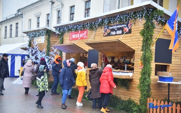 Мини-«Берестейские сани»! В Барановичах зажигать огни на главной елке будут по-новому