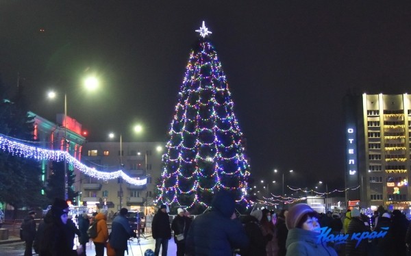 Мини-«Берестейские сани»! В Барановичах зажигать огни на главной елке будут по-новому