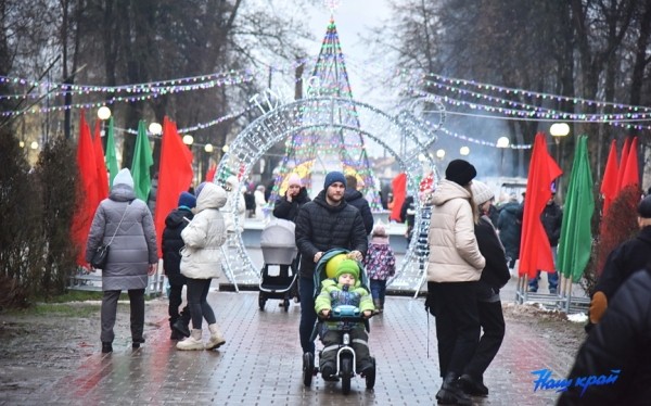 Мини-«Берестейские сани»! В Барановичах зажигать огни на главной елке будут по-новому