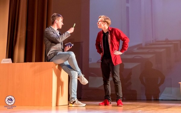 На юбилейный спектакль приглашает народный молодежный театр миниатюр «Сафіт» БарГУ На юбилейный спектакль приглашает народный молодежный театр миниатюр «Сафіт» БарГУ