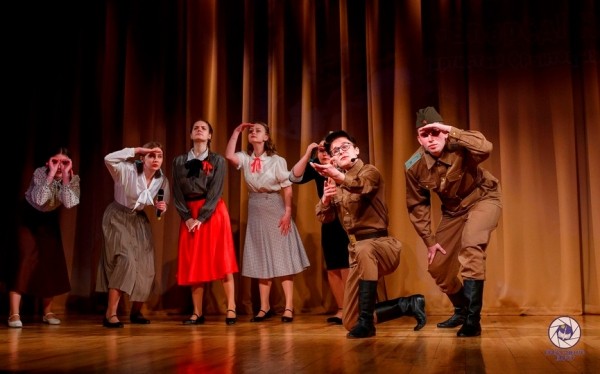 На юбилейный спектакль приглашает народный молодежный театр миниатюр «Сафіт» БарГУ На юбилейный спектакль приглашает народный молодежный театр миниатюр «Сафіт» БарГУ