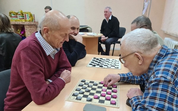 Первенство по шашкам среди инвалидов и людей старшего возраста в Барановичах Первенство по шашкам среди инвалидов и людей старшего возраста в Барановичах