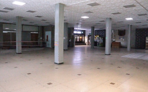 Почему пустует помещение на первом этаже барановичского кинотеатра «Октябрь» Почему пустует помещение на первом этаже барановичского кинотеатра «Октябрь»