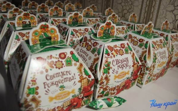 Сколько стоят новогодние сладкие подарки, рассказали в МАРТ