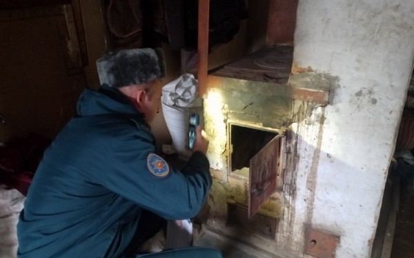 Состояние отопительных печей, электропроводки, наличие автономных пожарных извещателей проверяют барановичские спасатели Состояние отопительных печей, электропроводки, наличие автономных пожарных извещателей проверяют барановичские спасатели