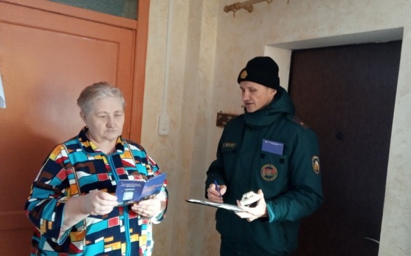 Состояние отопительных печей, электропроводки, наличие автономных пожарных извещателей проверяют барановичские спасатели Состояние отопительных печей, электропроводки, наличие автономных пожарных извещателей проверяют барановичские спасатели