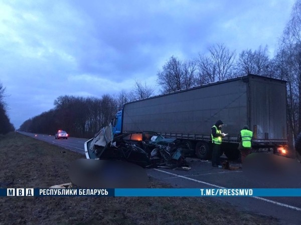Страшное ДТП произошло в Брестской области: погибли два человека Страшное ДТП произошло в Брестской области: погибли два человека