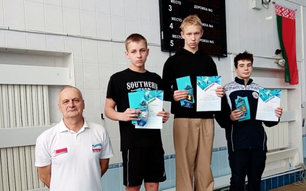 Весь пьедестал заняли в областных соревнованиях по плаванию барановичские спортсмены Весь пьедестал заняли в областных соревнованиях по плаванию барановичские спортсмены