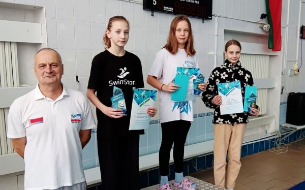 Весь пьедестал заняли в областных соревнованиях по плаванию барановичские спортсмены Весь пьедестал заняли в областных соревнованиях по плаванию барановичские спортсмены