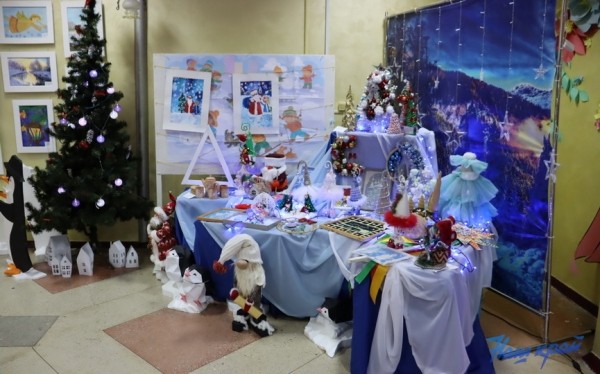 Выставка «Творческая мастерская Дедушки Мороза» открылась в Барановичском районе Выставка «Творческая мастерская Дедушки Мороза» открылась в Барановичском районе