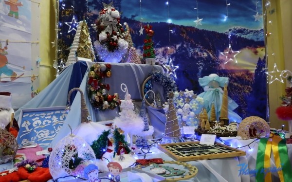 Выставка «Творческая мастерская Дедушки Мороза» открылась в Барановичском районе Выставка «Творческая мастерская Дедушки Мороза» открылась в Барановичском районе