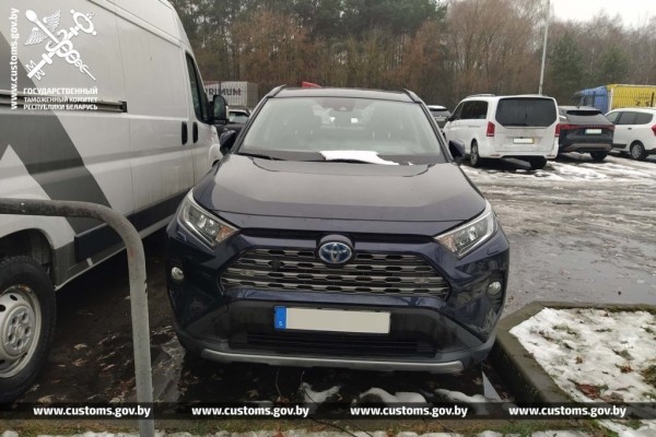 Автомобиль TOYOTA RAV4, находящийся в международном розыске, выявили брестские таможенники Автомобиль TOYOTA RAV4, находящийся в международном розыске, выявили брестские таможенники