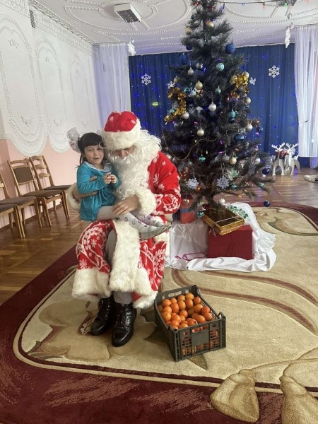 Барановичские автоагрегатовцы дарят подарки и отличное настроение Барановичские автоагрегатовцы дарят подарки и отличное настроение