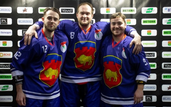 Бывшие хоккеисты «Авиатора» встретились на ледовой арене Барановичей