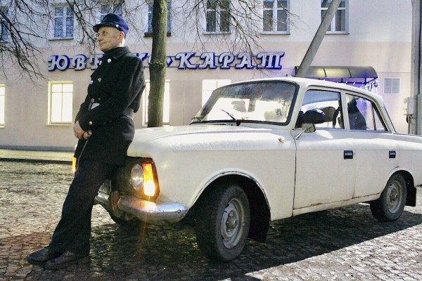 Фонарщик из Бреста показал «Москвич-412», с которым не хочет расставаться Фонарщик из Бреста показал «Москвич-412», с которым не хочет расставаться
