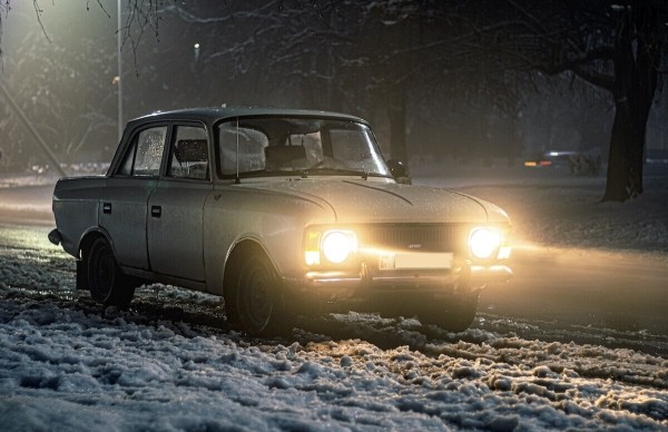 Фонарщик из Бреста показал «Москвич-412», с которым не хочет расставаться Фонарщик из Бреста показал «Москвич-412», с которым не хочет расставаться