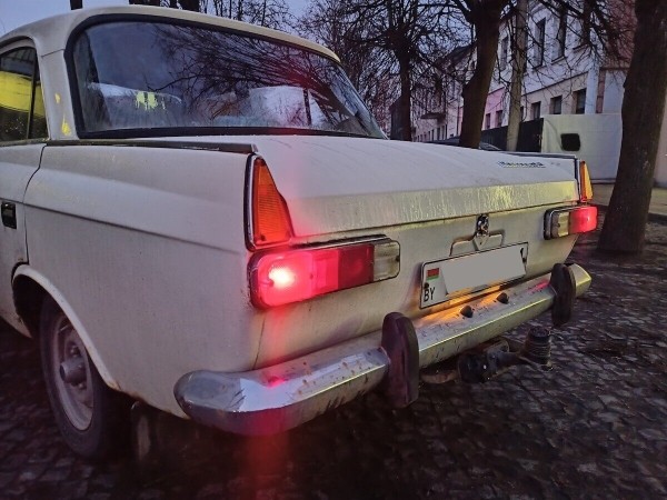Фонарщик из Бреста показал «Москвич-412», с которым не хочет расставаться Фонарщик из Бреста показал «Москвич-412», с которым не хочет расставаться