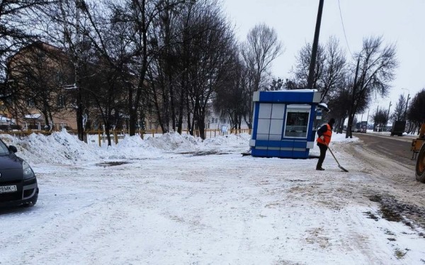 Испытание снегом в Барановичах продолжается