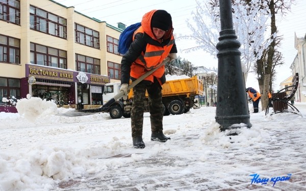 Испытание снегом в Барановичах продолжается