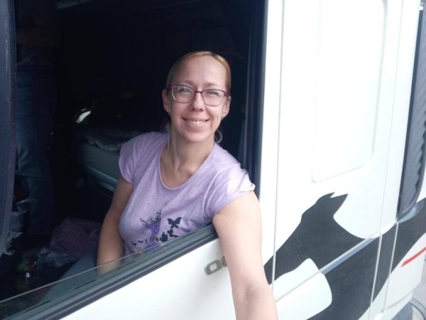 «Итальянцы подрезают, немцы — средний палец показывают». Женщина из Брестской области о работе дальнобойщицей «Итальянцы подрезают, немцы — средний палец показывают». Женщина из Брестской области о работе дальнобойщицей