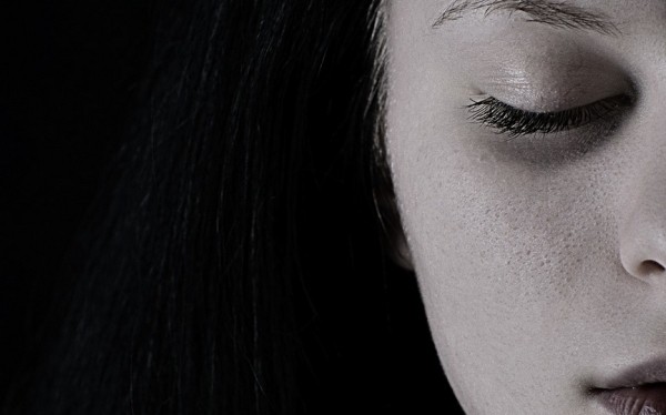 Как утром быстро привести в форму отекшее лицо, рассказала специалист Как утром быстро привести в форму отекшее лицо, рассказала специалист