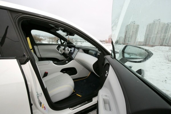 «Когда грянули морозы, заряда гарантированно хватало на 400 км». Белорус о владении роскошным «китайцем» Avatr 11 «Когда грянули морозы, заряда гарантированно хватало на 400 км». Белорус о владении роскошным «китайцем» Avatr 11