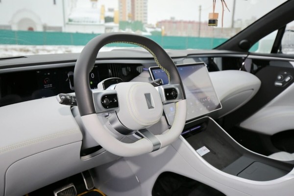 «Когда грянули морозы, заряда гарантированно хватало на 400 км». Белорус о владении роскошным «китайцем» Avatr 11 «Когда грянули морозы, заряда гарантированно хватало на 400 км». Белорус о владении роскошным «китайцем» Avatr 11