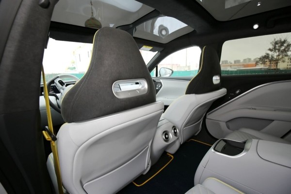 «Когда грянули морозы, заряда гарантированно хватало на 400 км». Белорус о владении роскошным «китайцем» Avatr 11 «Когда грянули морозы, заряда гарантированно хватало на 400 км». Белорус о владении роскошным «китайцем» Avatr 11