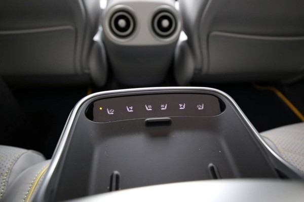 «Когда грянули морозы, заряда гарантированно хватало на 400 км». Белорус о владении роскошным «китайцем» Avatr 11 «Когда грянули морозы, заряда гарантированно хватало на 400 км». Белорус о владении роскошным «китайцем» Avatr 11