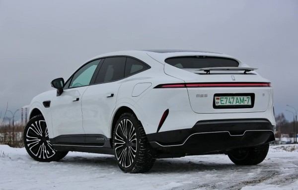 «Когда грянули морозы, заряда гарантированно хватало на 400 км». Белорус о владении роскошным «китайцем» Avatr 11 «Когда грянули морозы, заряда гарантированно хватало на 400 км». Белорус о владении роскошным «китайцем» Avatr 11