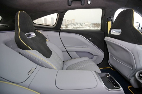 «Когда грянули морозы, заряда гарантированно хватало на 400 км». Белорус о владении роскошным «китайцем» Avatr 11 «Когда грянули морозы, заряда гарантированно хватало на 400 км». Белорус о владении роскошным «китайцем» Avatr 11