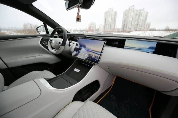 «Когда грянули морозы, заряда гарантированно хватало на 400 км». Белорус о владении роскошным «китайцем» Avatr 11 «Когда грянули морозы, заряда гарантированно хватало на 400 км». Белорус о владении роскошным «китайцем» Avatr 11