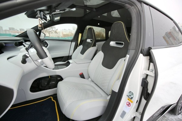 «Когда грянули морозы, заряда гарантированно хватало на 400 км». Белорус о владении роскошным «китайцем» Avatr 11 «Когда грянули морозы, заряда гарантированно хватало на 400 км». Белорус о владении роскошным «китайцем» Avatr 11