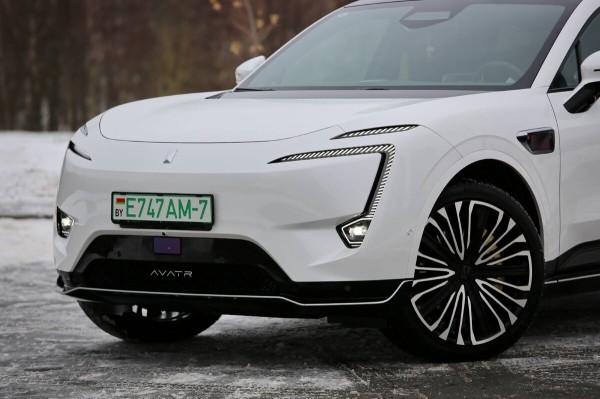 «Когда грянули морозы, заряда гарантированно хватало на 400 км». Белорус о владении роскошным «китайцем» Avatr 11 «Когда грянули морозы, заряда гарантированно хватало на 400 км». Белорус о владении роскошным «китайцем» Avatr 11