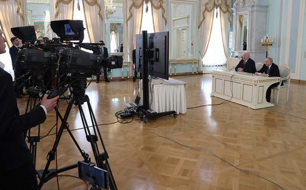 Лукашенко участвует в мероприятии по вводу в эксплуатацию нового зимовочного комплекса станции "Восток" в Антарктиде Лукашенко участвует в мероприятии по вводу в эксплуатацию нового зимовочного комплекса станции "Восток" в Антарктиде