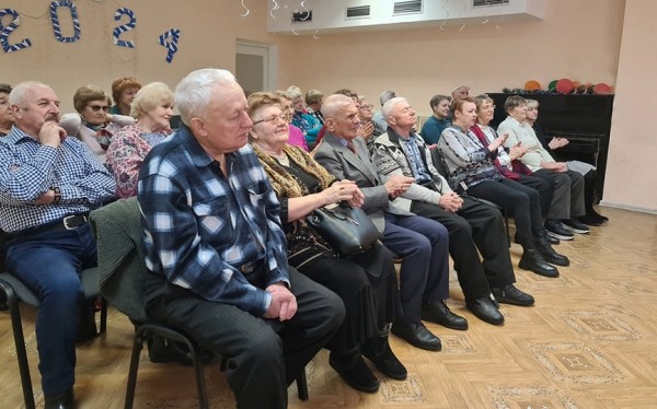 Музыкально-творческая встреча с Анатолием Белым состоялась в центре соцобслуживания населения Барановичей